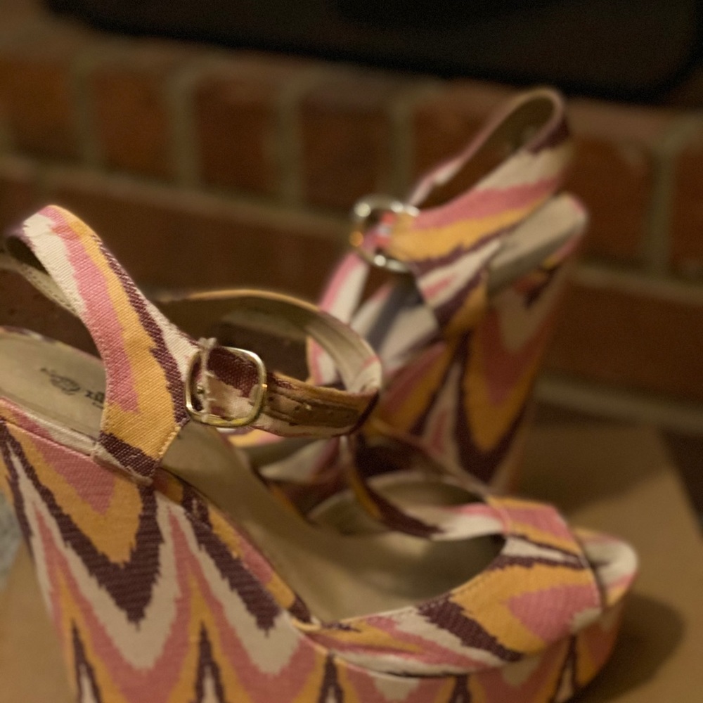 Nine West wedge sandals - Picture 3 of 4